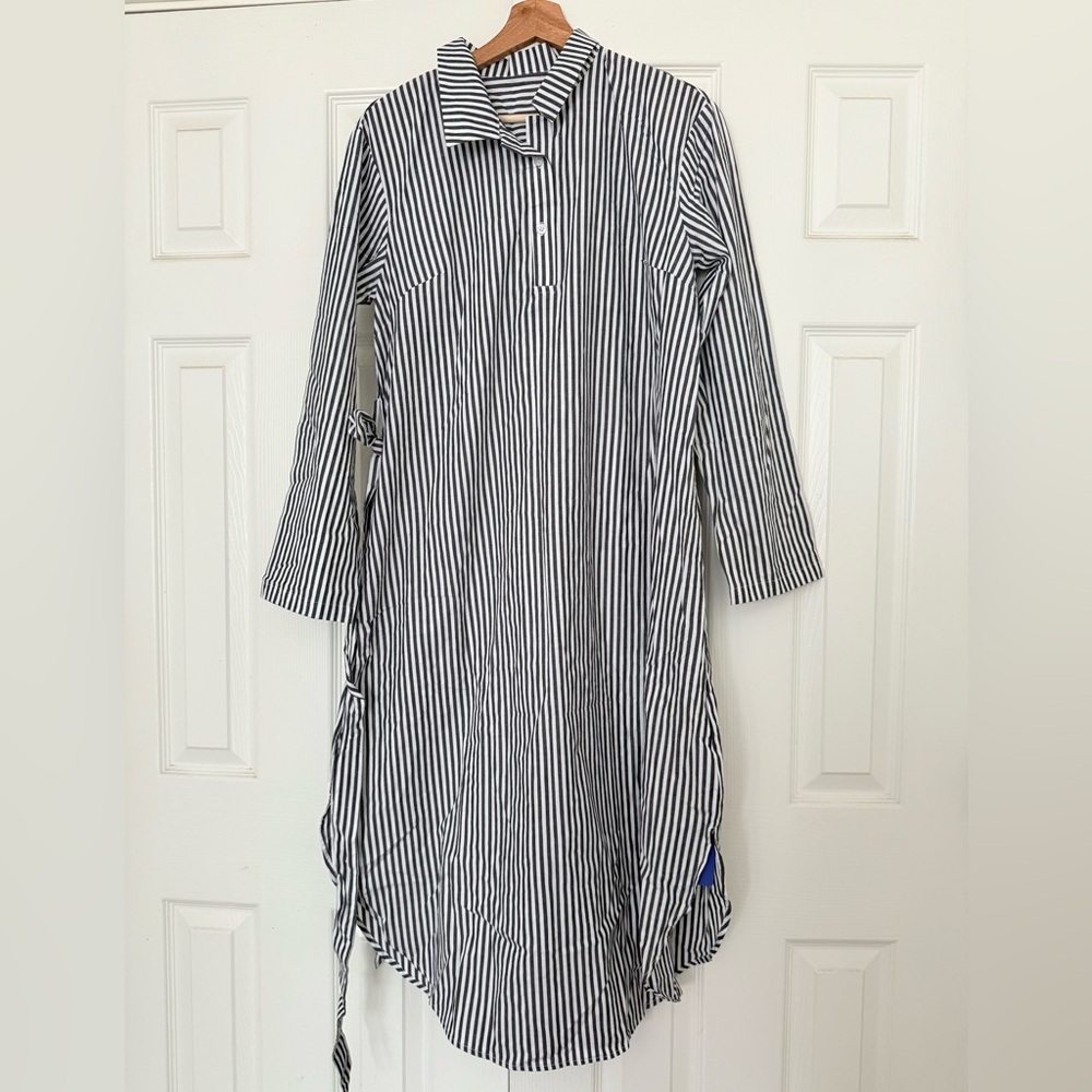 Chic Striped grey and White Midi Dress